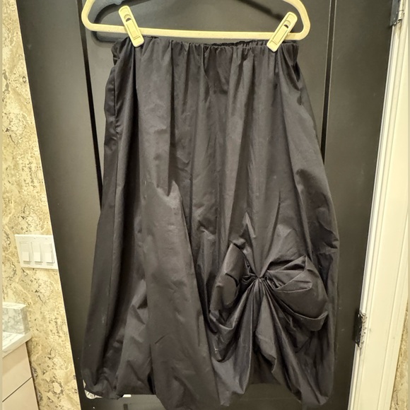 NWT Zara bubble midi skirt with bow. Black. Medium. - Picture 4 of 6